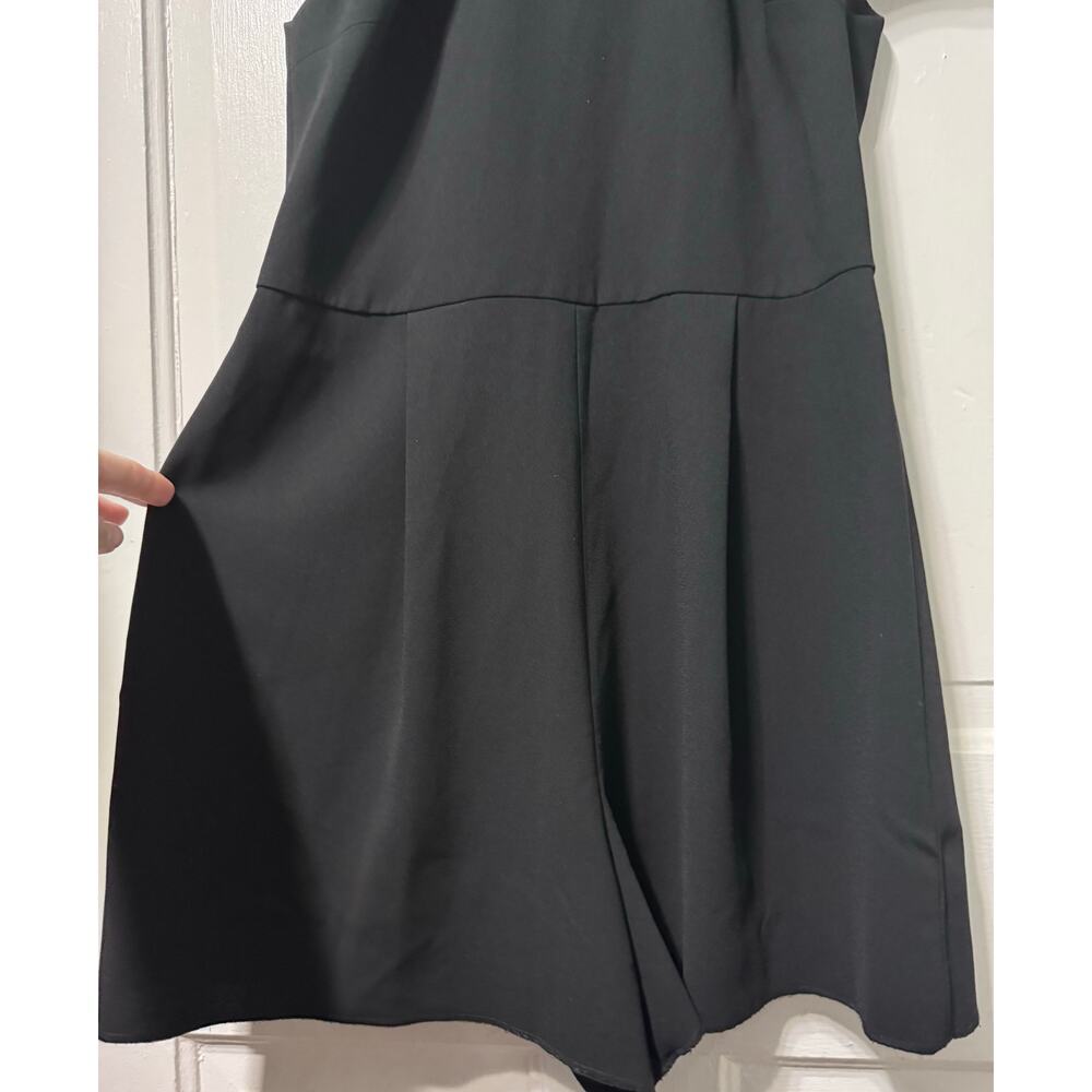 NWT Alice & Olivia Black Cold Shoulder Ruffle Romper Size 8 - Picture 6 of 10